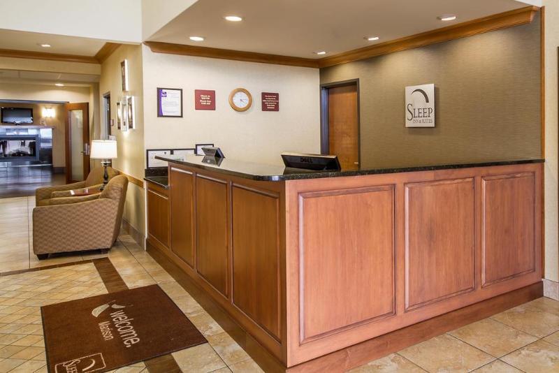 Mainstay Suites Madison - Monona Екстер'єр фото